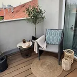 דירה Maisonette With Terrace *