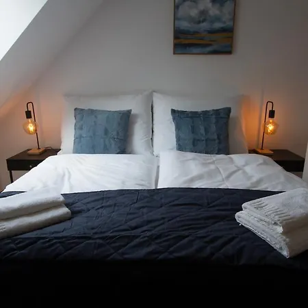 شقة Maisonette With Terrace *