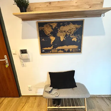 Maisonette With Terrace شقة