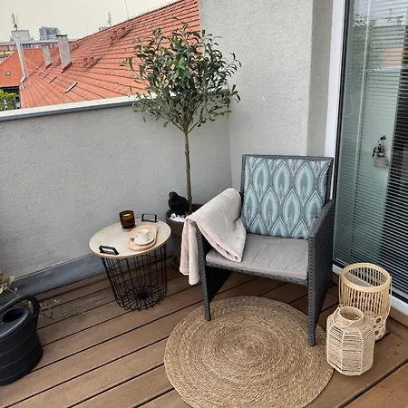 Lägenhet Maisonette With Terrace *