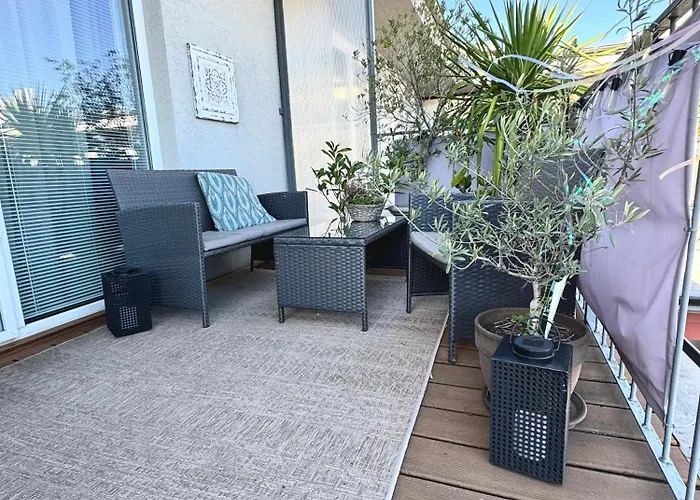 Maisonette With Terrace *